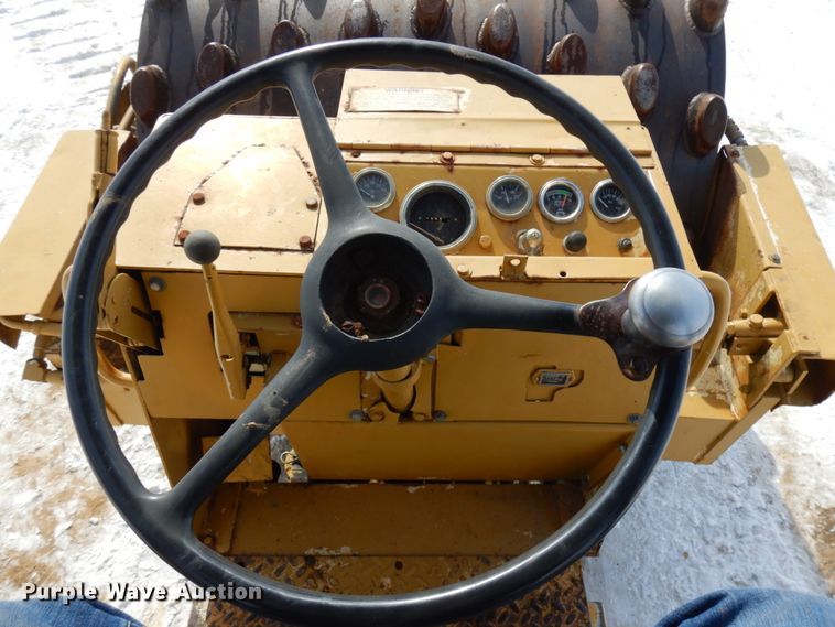 image for item HX9664 Tampo RP-16D  vibratory single drum roller