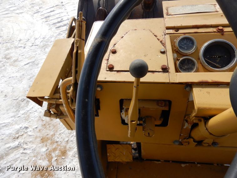 image for item HX9664 Tampo RP-16D  vibratory single drum roller