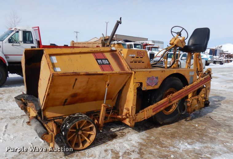 image for item HX9665 1988 Blaw Knox PF150  paver