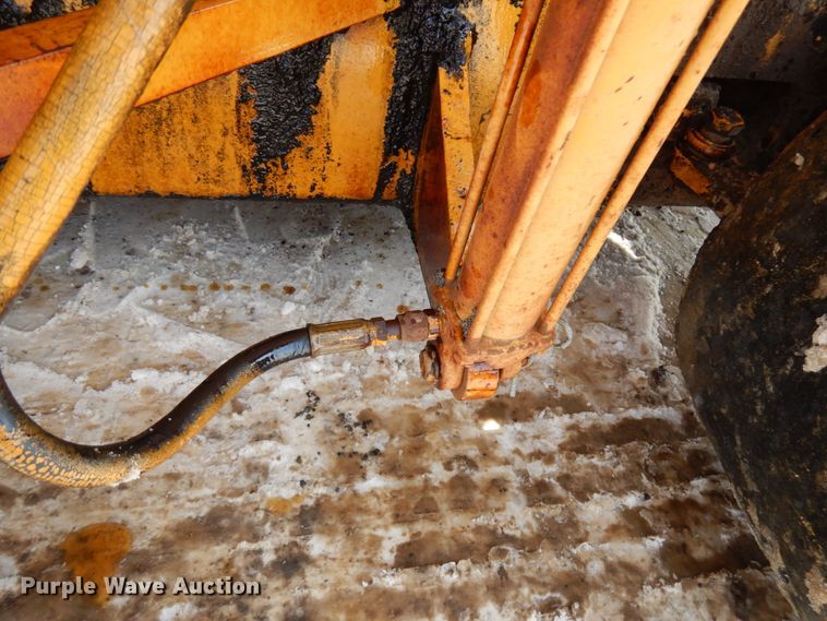 image for item HX9665 1988 Blaw Knox PF150  paver