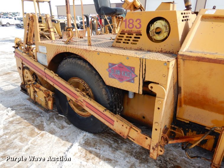 image for item HX9665 1988 Blaw Knox PF150  paver