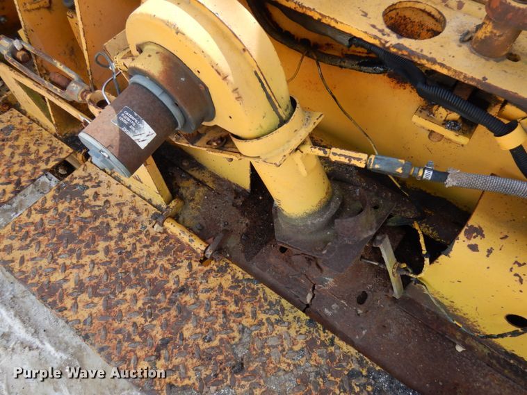 image for item HX9665 1988 Blaw Knox PF150  paver