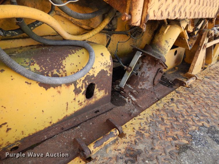 image for item HX9665 1988 Blaw Knox PF150  paver