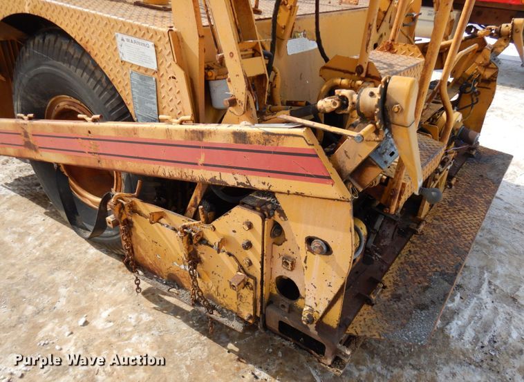 image for item HX9665 1988 Blaw Knox PF150  paver