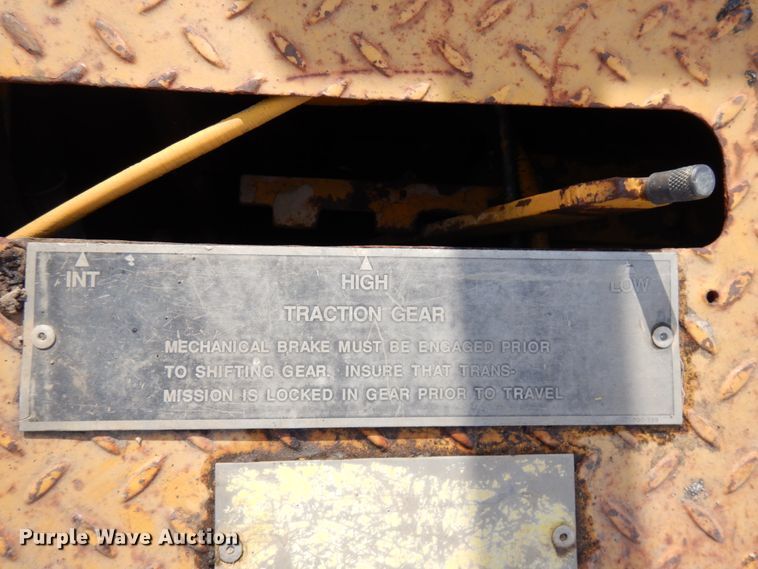 image for item HX9665 1988 Blaw Knox PF150  paver