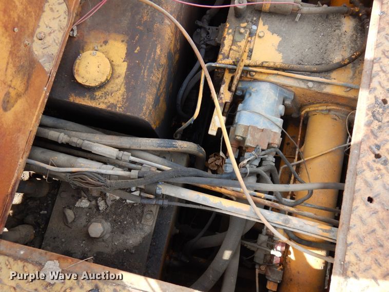 image for item HX9665 1988 Blaw Knox PF150  paver