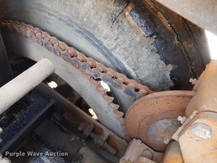 image for item HX9665 1988 Blaw Knox PF150  paver