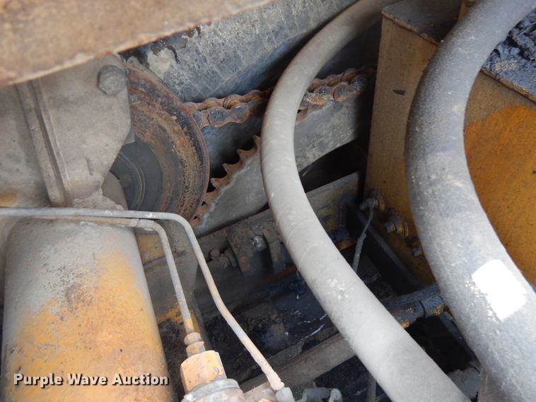 image for item HX9665 1988 Blaw Knox PF150  paver