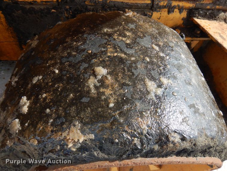 image for item HX9665 1988 Blaw Knox PF150  paver