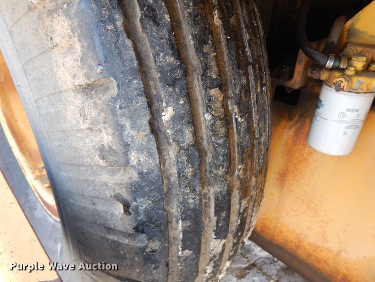 image for item HX9665 1988 Blaw Knox PF150  paver