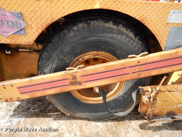 image for item HX9665 1988 Blaw Knox PF150  paver