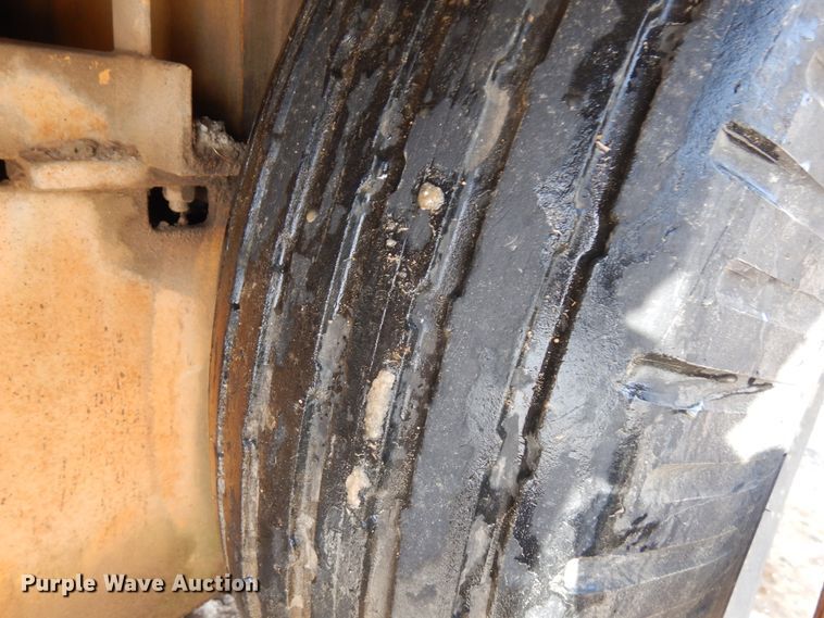 image for item HX9665 1988 Blaw Knox PF150  paver