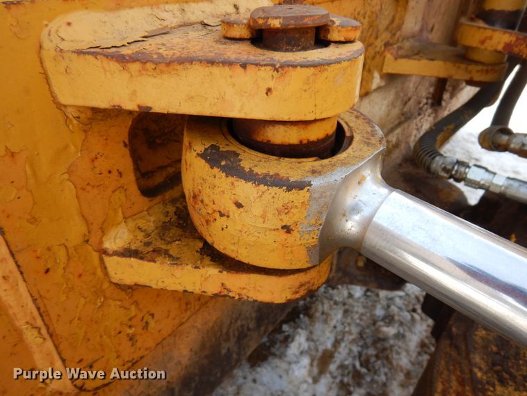 image for item HX9666 1988 Caterpillar D3C  dozer