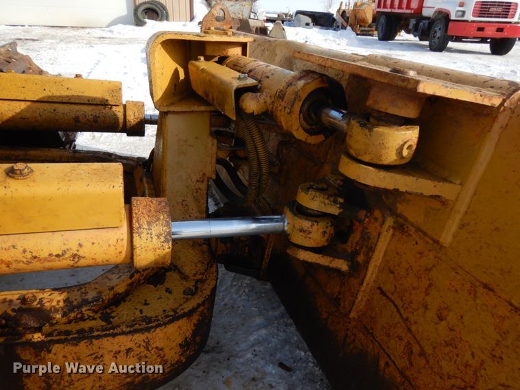 image for item HX9666 1988 Caterpillar D3C  dozer