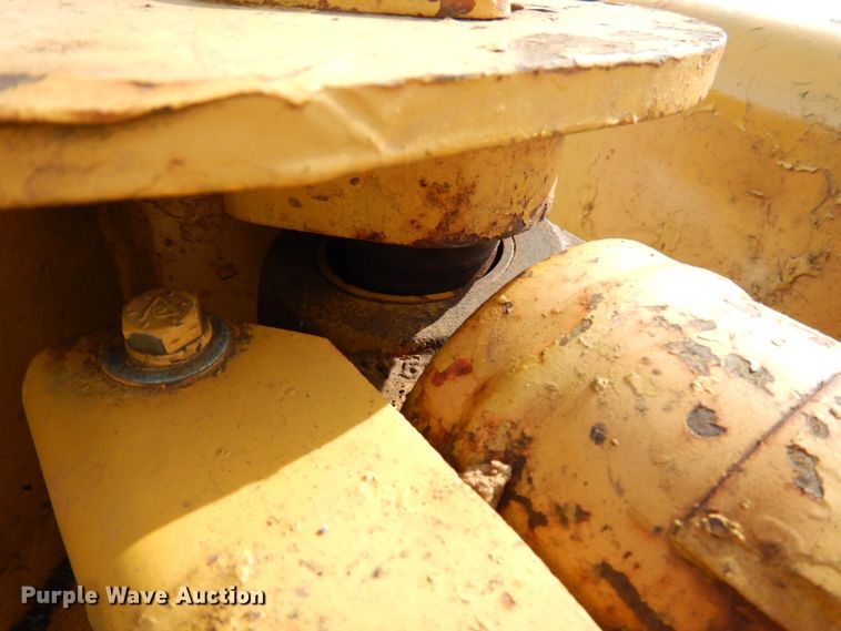 image for item HX9666 1988 Caterpillar D3C  dozer