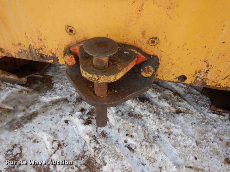 image for item HX9666 1988 Caterpillar D3C  dozer