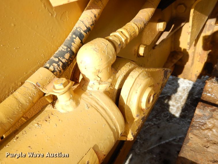 image for item HX9666 1988 Caterpillar D3C  dozer