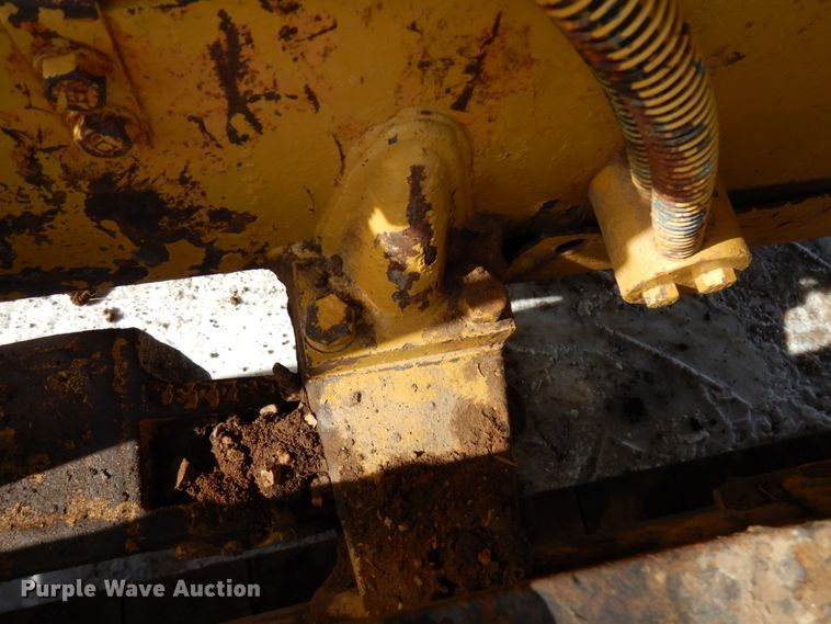 image for item HX9666 1988 Caterpillar D3C  dozer