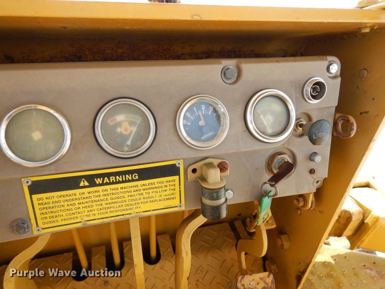 image for item HX9666 1988 Caterpillar D3C  dozer