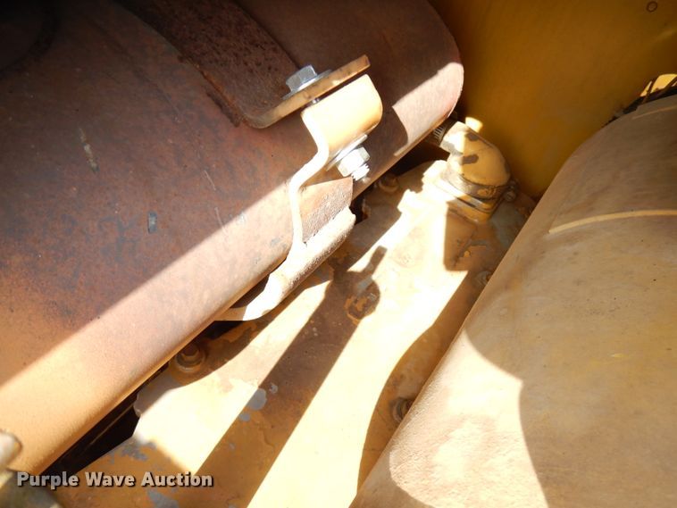 image for item HX9666 1988 Caterpillar D3C  dozer