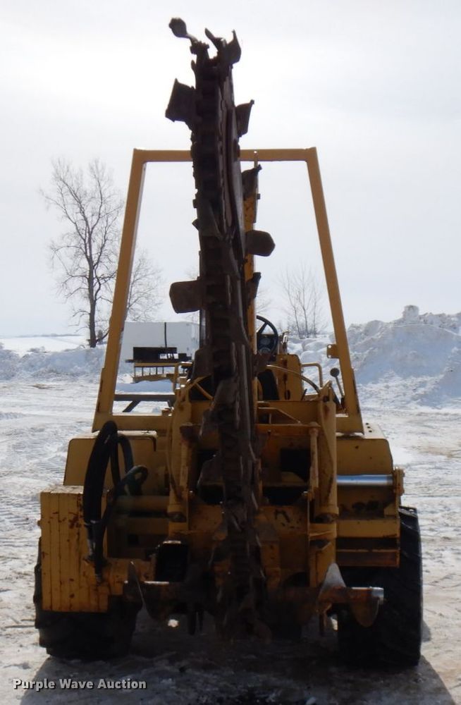 image for item HX9667 1994 Vermeer V4750  trencher