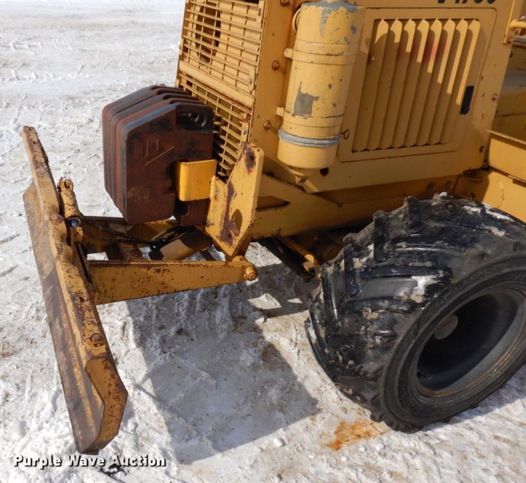 image for item HX9667 1994 Vermeer V4750  trencher