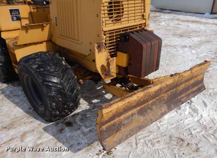 image for item HX9667 1994 Vermeer V4750  trencher