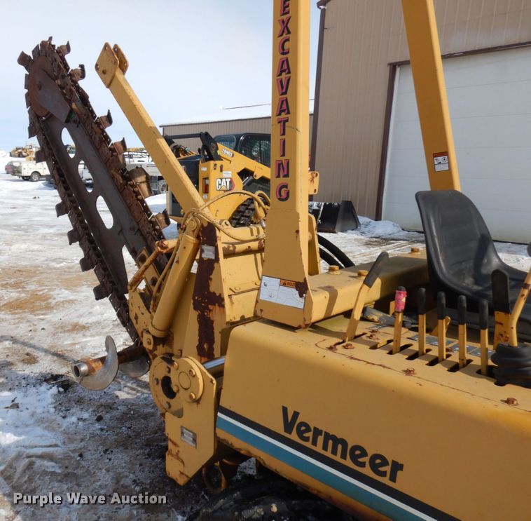 image for item HX9667 1994 Vermeer V4750  trencher