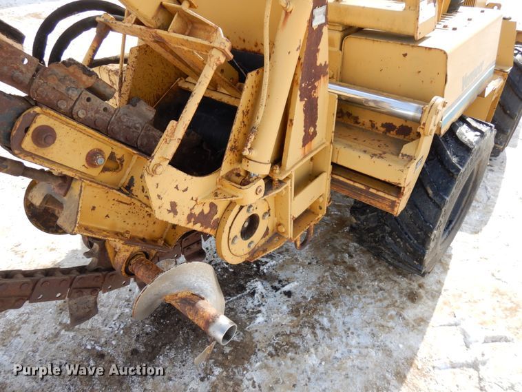 image for item HX9667 1994 Vermeer V4750  trencher