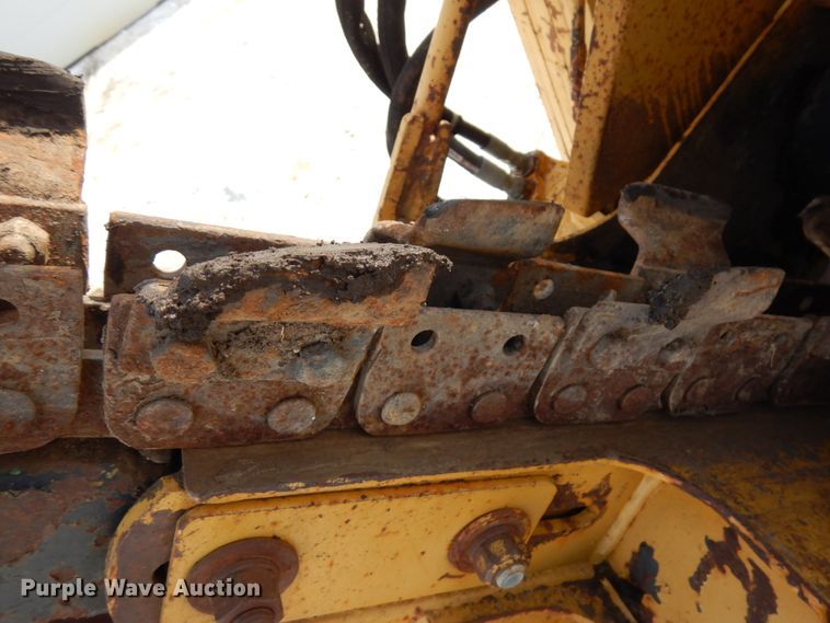 image for item HX9667 1994 Vermeer V4750  trencher