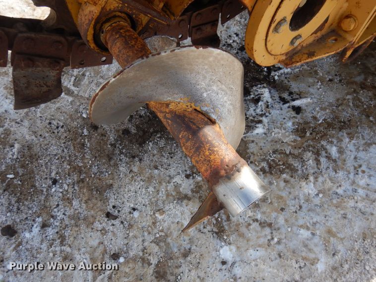 image for item HX9667 1994 Vermeer V4750  trencher