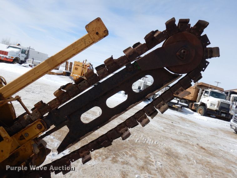 image for item HX9667 1994 Vermeer V4750  trencher