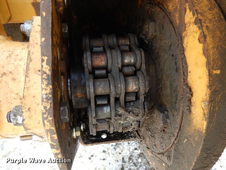 image for item HX9667 1994 Vermeer V4750  trencher