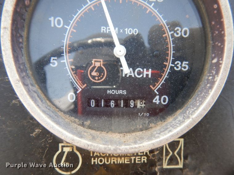 image for item HX9667 1994 Vermeer V4750  trencher