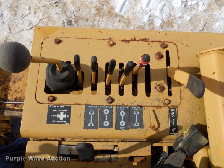 image for item HX9667 1994 Vermeer V4750  trencher