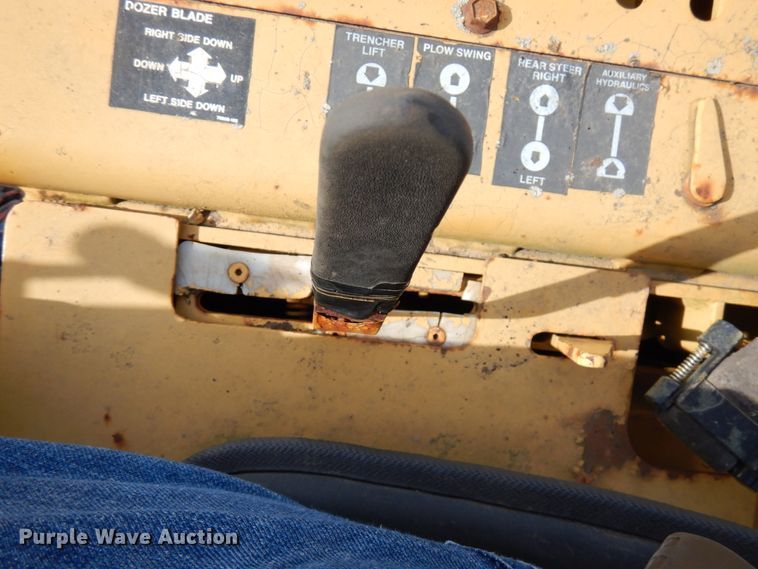 image for item HX9667 1994 Vermeer V4750  trencher