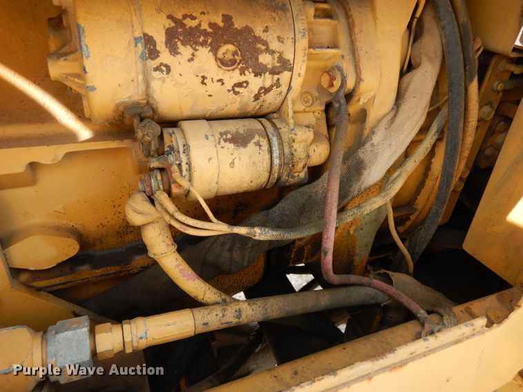 image for item HX9667 1994 Vermeer V4750  trencher