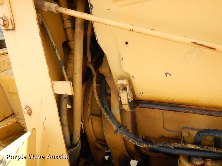 image for item HX9667 1994 Vermeer V4750  trencher