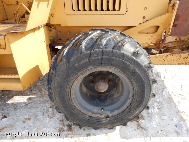 image for item HX9667 1994 Vermeer V4750  trencher