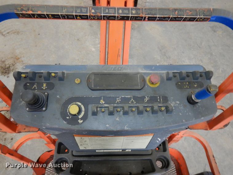 image for item IA9344 2007 JLG E300AJP  boom lift