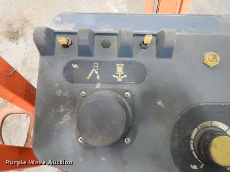 image for item IA9344 2007 JLG E300AJP  boom lift