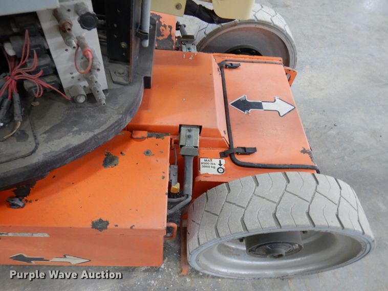image for item IA9344 2007 JLG E300AJP  boom lift