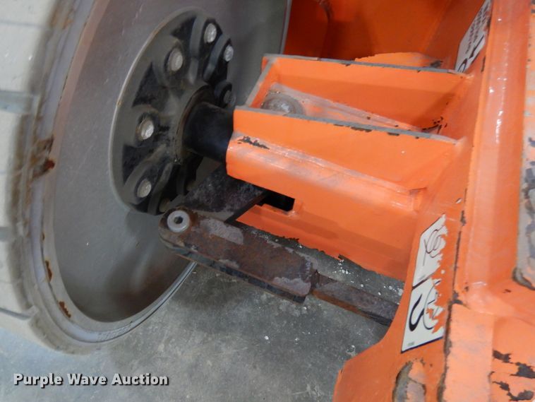 image for item IA9344 2007 JLG E300AJP  boom lift