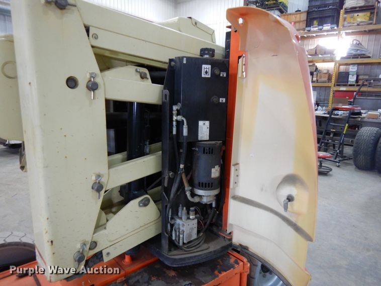 image for item IA9344 2007 JLG E300AJP  boom lift