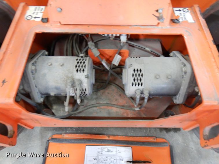 image for item IA9344 2007 JLG E300AJP  boom lift