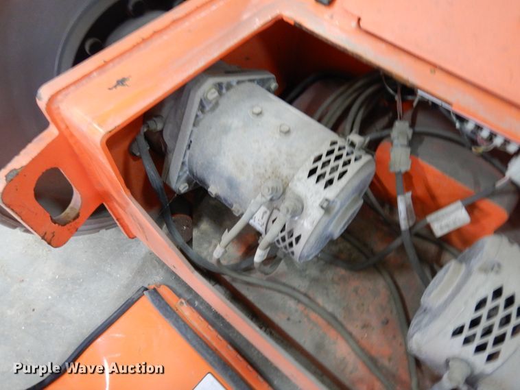 image for item IA9344 2007 JLG E300AJP  boom lift