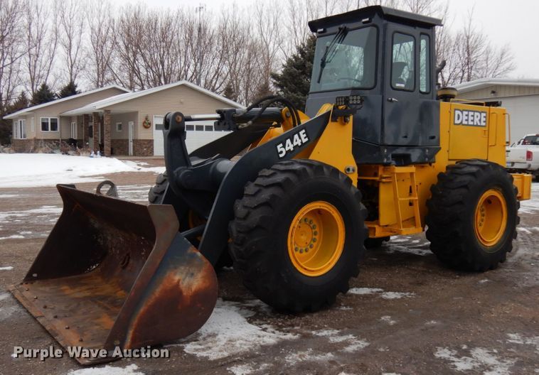 image for item IA9364 1989 John Deere 544E  wheel loader
