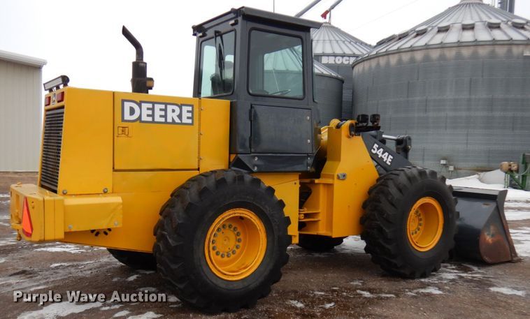 image for item IA9364 1989 John Deere 544E  wheel loader