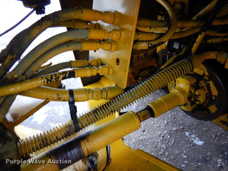 image for item IA9364 1989 John Deere 544E  wheel loader