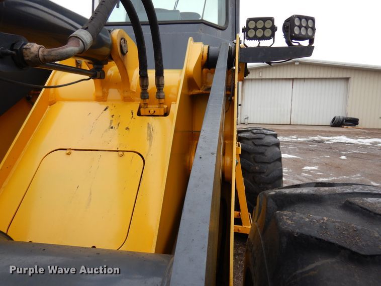 image for item IA9364 1989 John Deere 544E  wheel loader